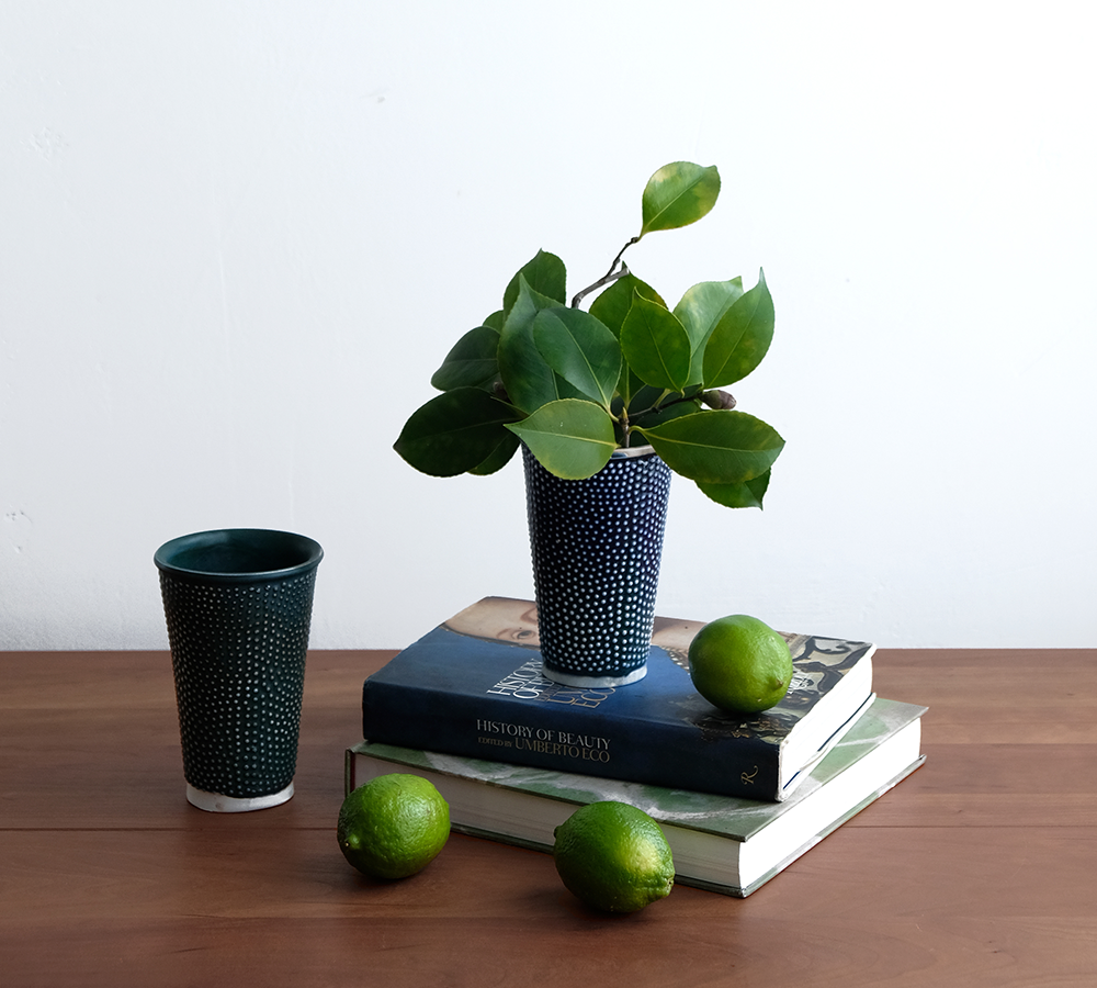 lime_vase_books